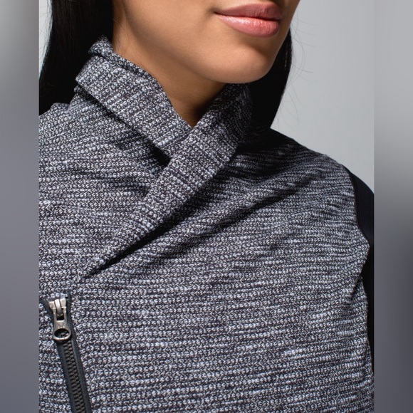 Lululemon Bhakti Yoga Jacket - Picture 3 of 12